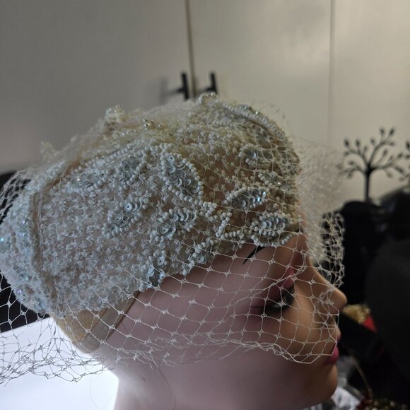 White Vintage hat - Picture 8 of 8